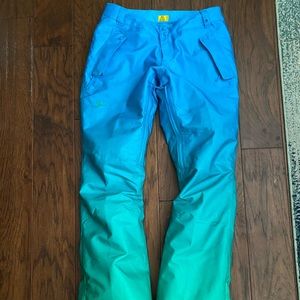 XS Ombre Under Armor Ski/Snowboard Pants.